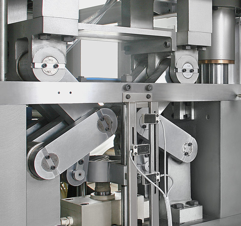 manufacturers of thermoforming machines